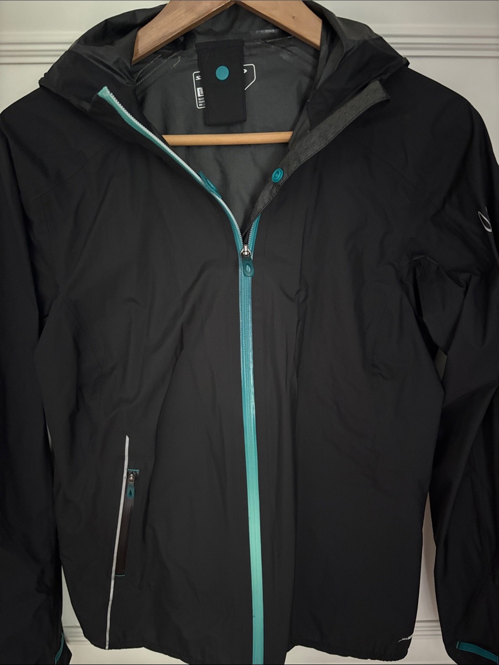 Woman’s Salomon Black Waterproof Breathable Running Jacket/Shell Like New Cond